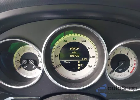 2012 Mercedes-Benz Cls 550 z USA, uszkodzony, nr VIN WDDLJ7DB7CA015890